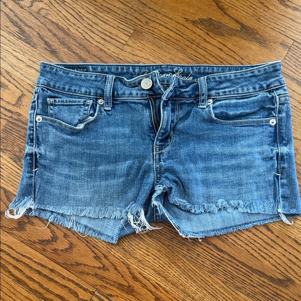 American Eagle Outfitters Frayed Hem Denim Shorts - Blue - Picture 2 of 6